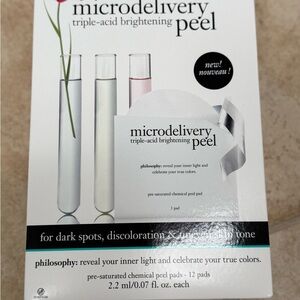 Philosophy Microdelivery Peel – White with Teal Accent